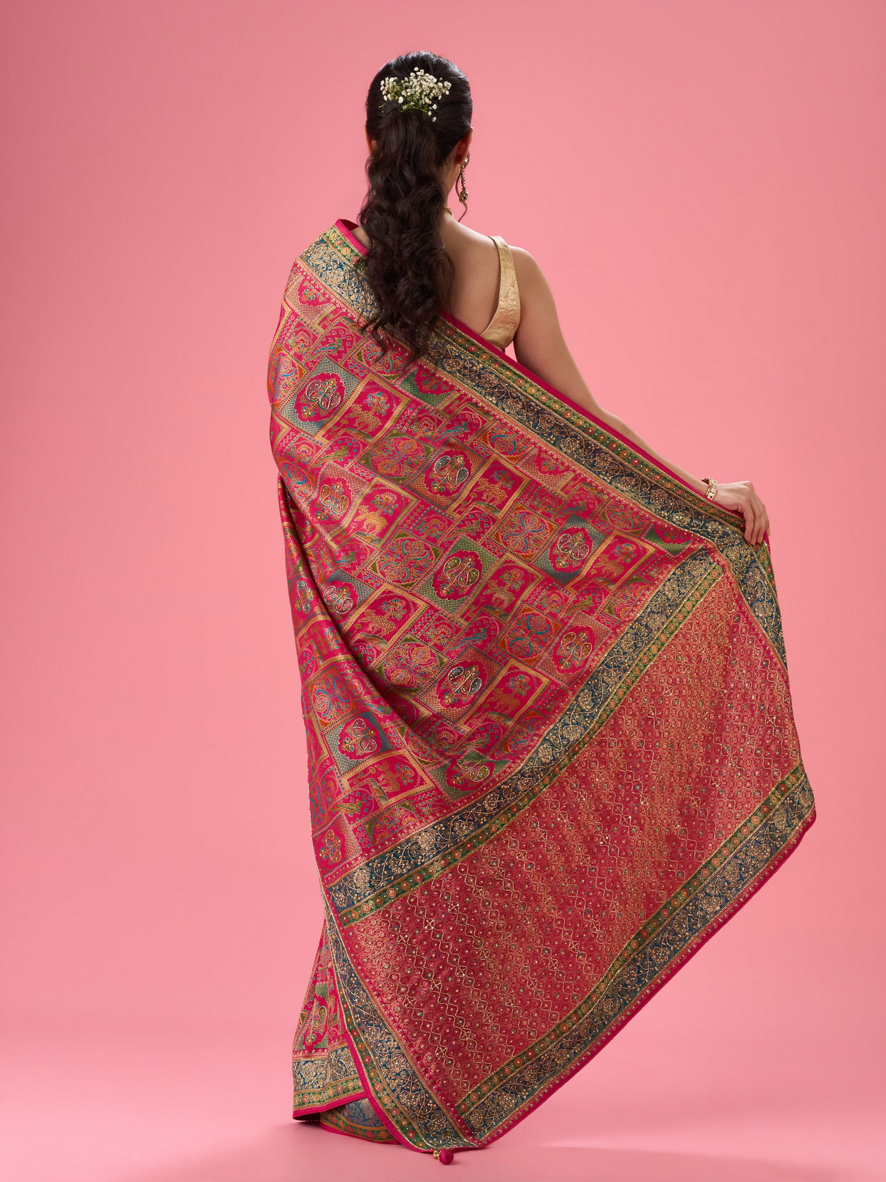 Mohey Women Enchanting Pink Bridal Saree