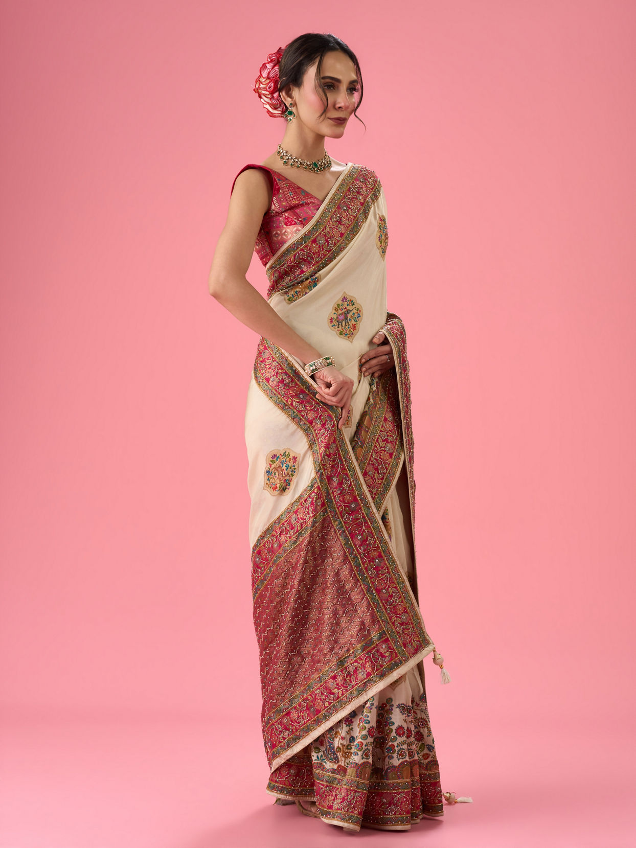 Mohey Women Cream Delight Saree