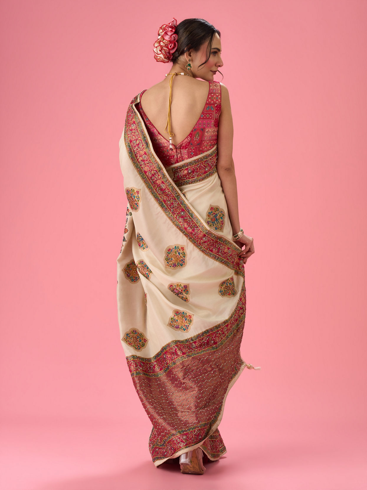 Mohey Women Cream Delight Saree