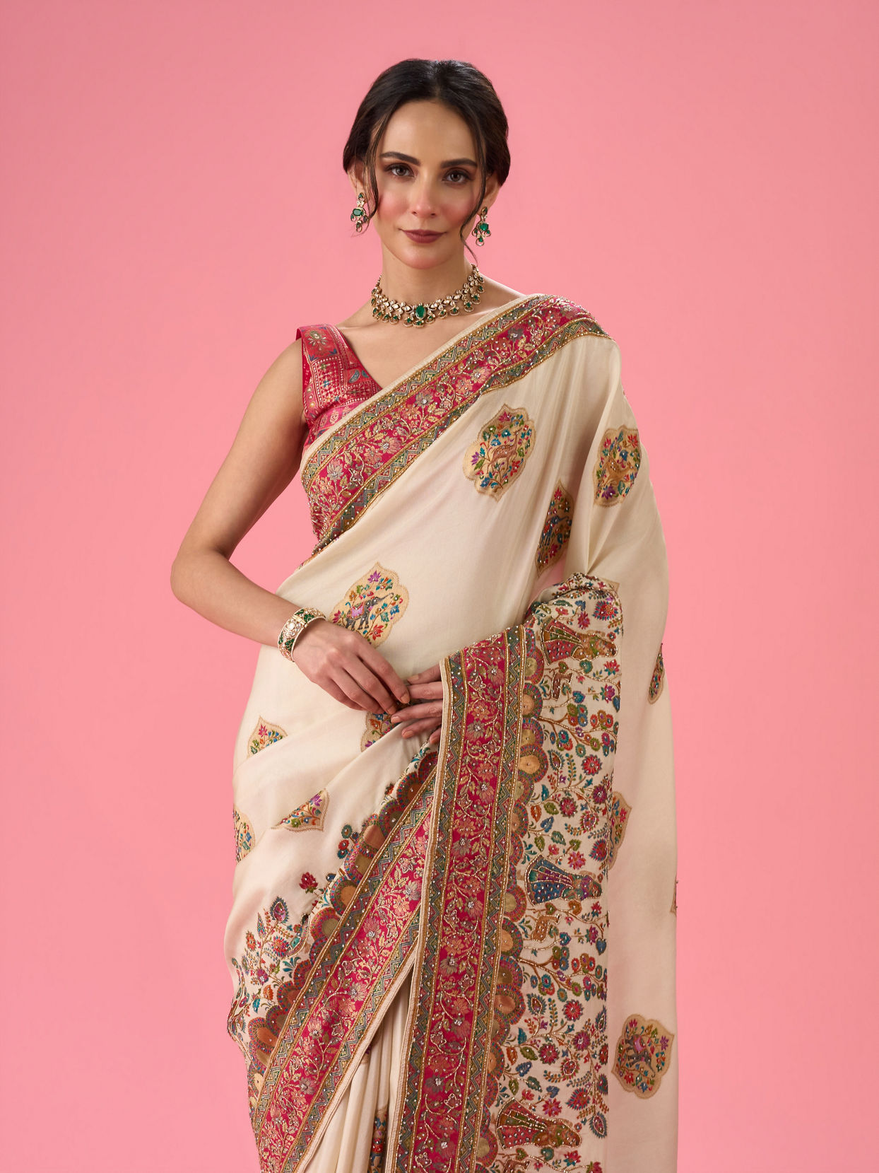 Mohey Women Cream Delight Saree