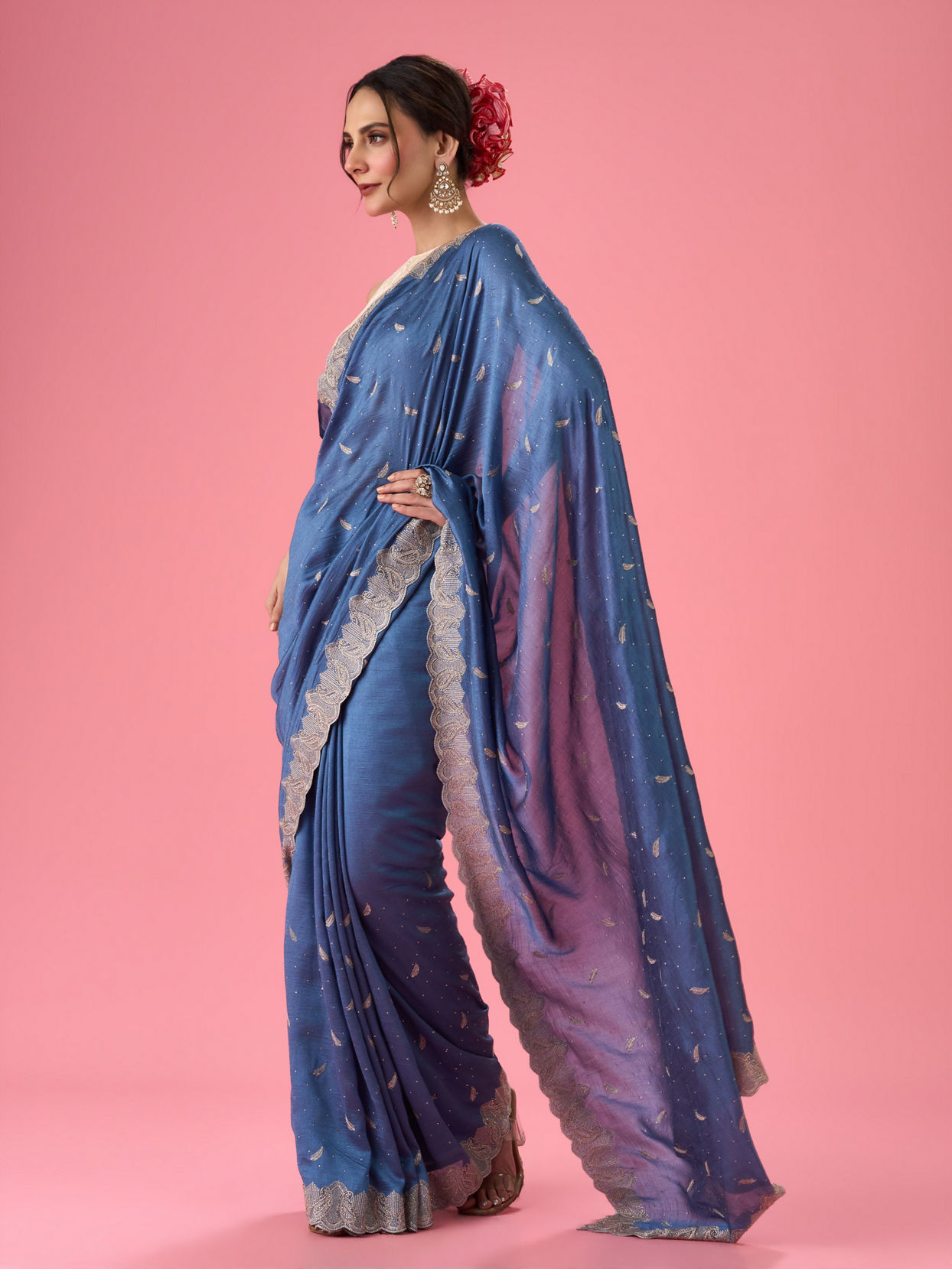 Mohey Women Fluttering Light Blue Saree