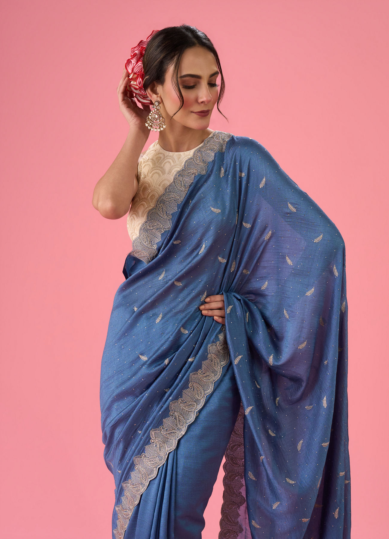 Mohey Women Fluttering Light Blue Saree