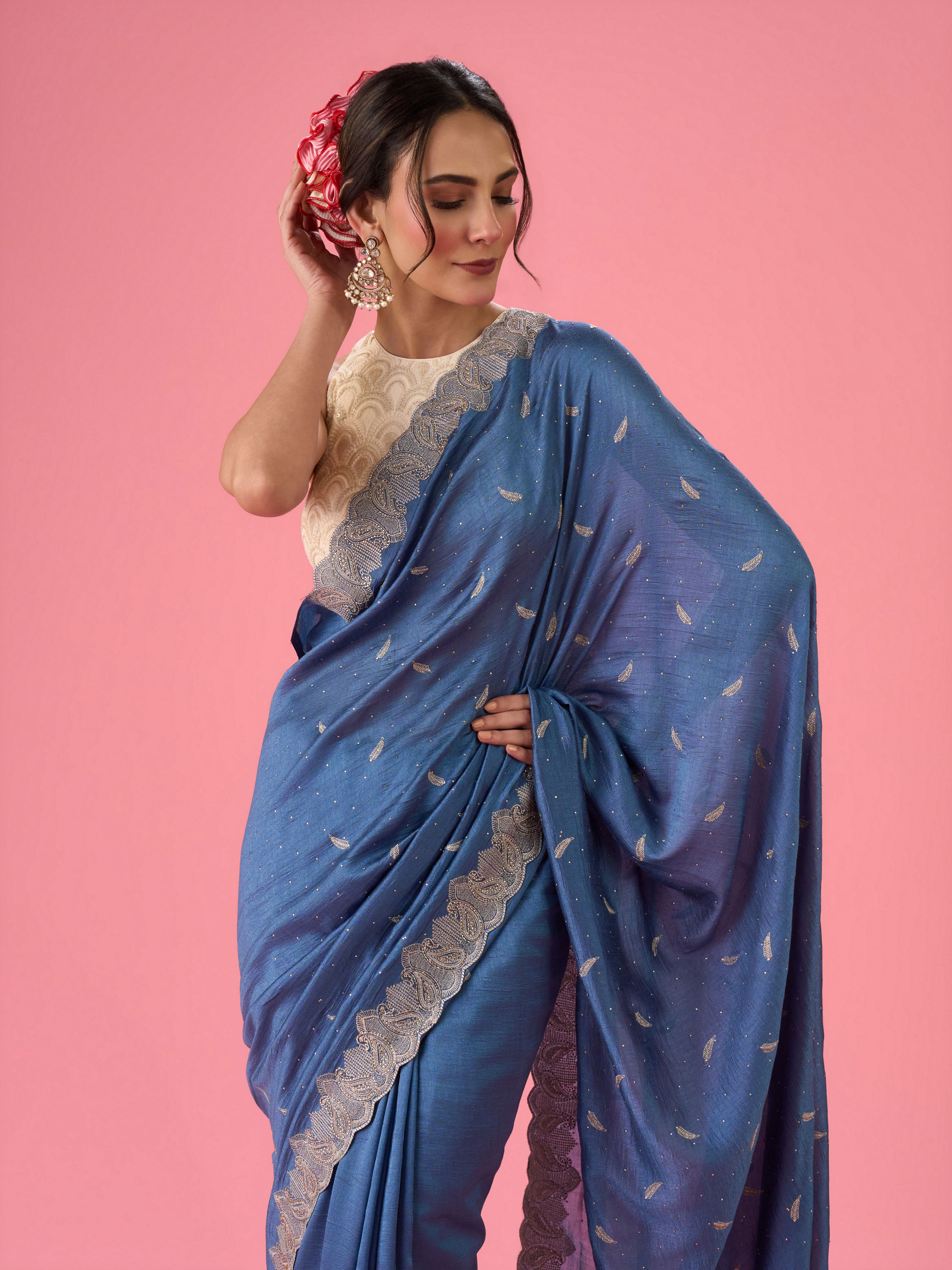 Mohey Women Fluttering Light Blue Saree