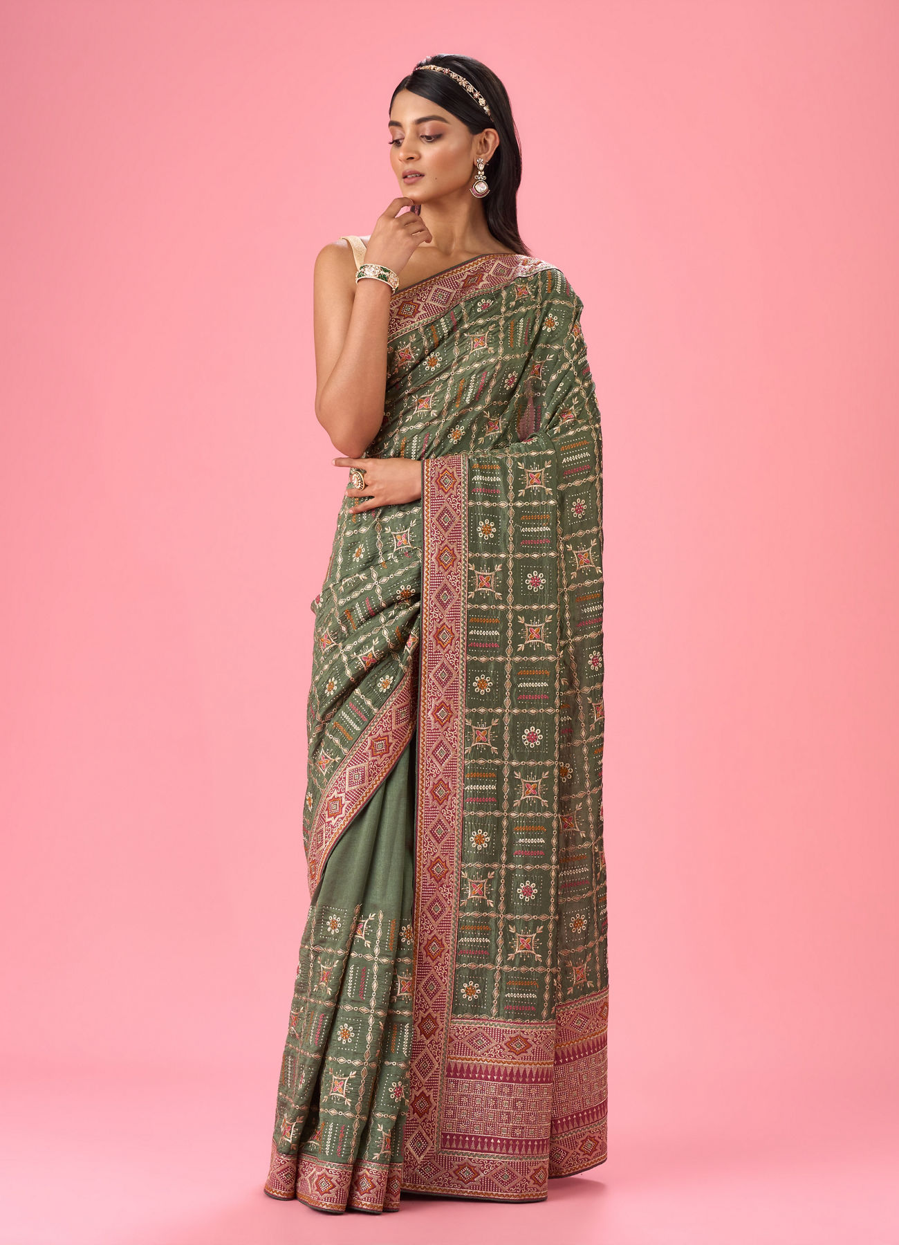Mohey Women Emerald Elegance Saree