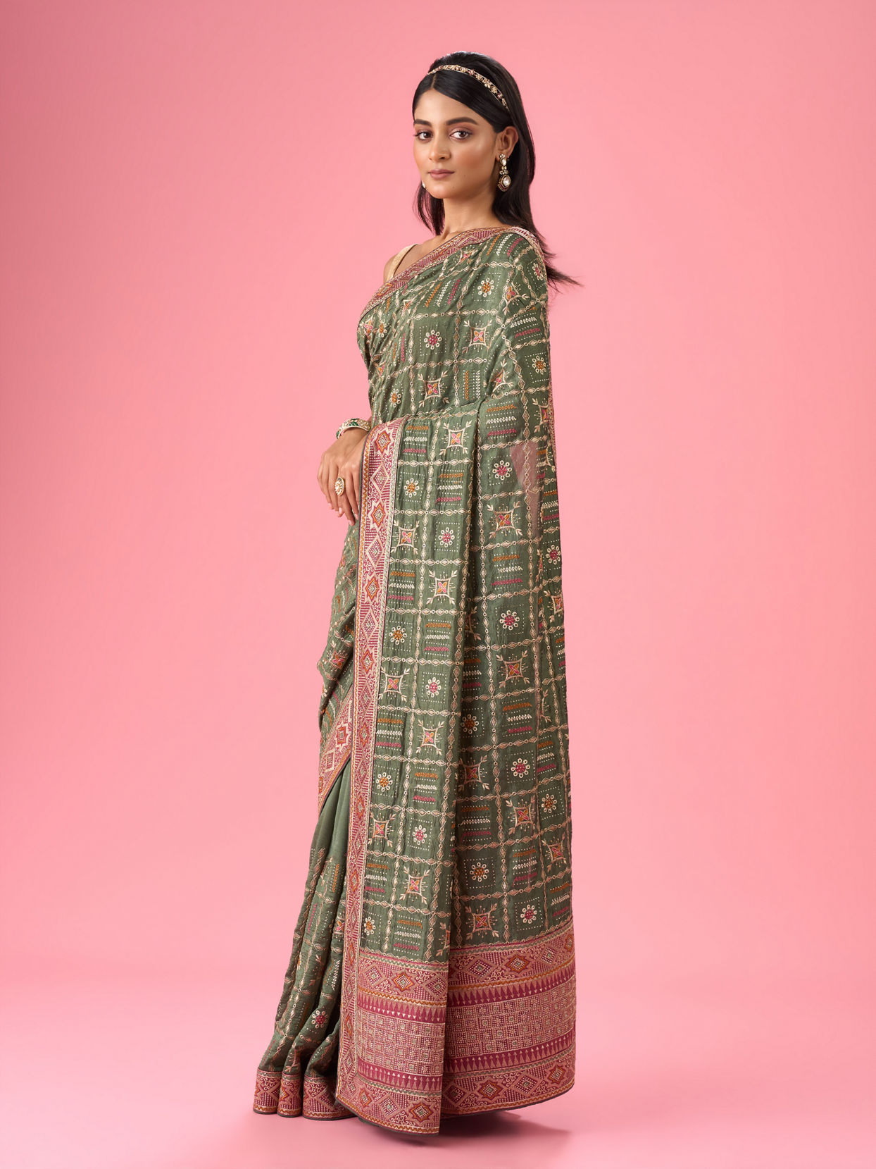 Mohey Women Emerald Elegance Saree