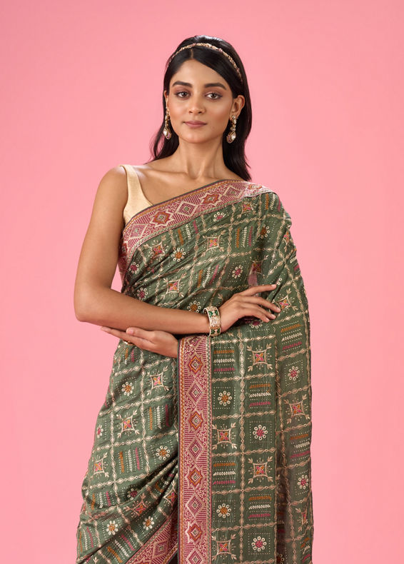 Mohey Women Emerald Elegance Saree