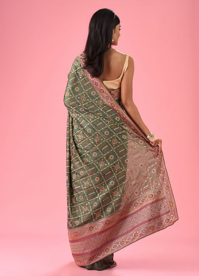 Mohey Women Emerald Elegance Saree