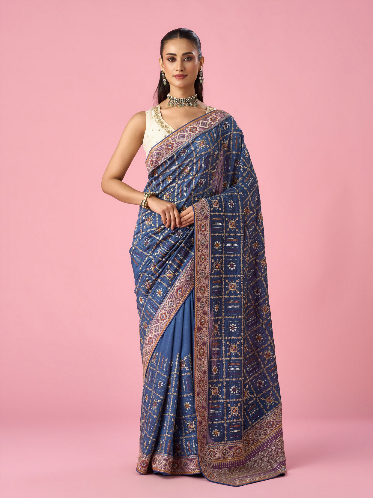 Mohey Women Grey Silk Saree with Stone Work