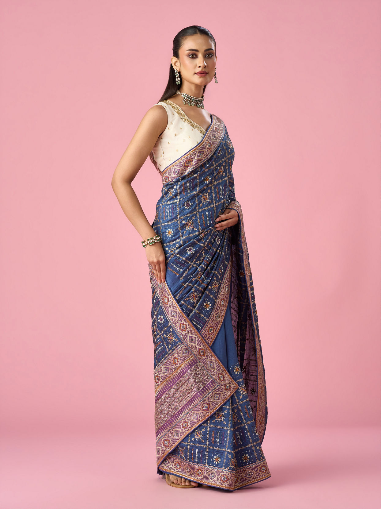 Mohey Women Grey Silk Saree with Stone Work
