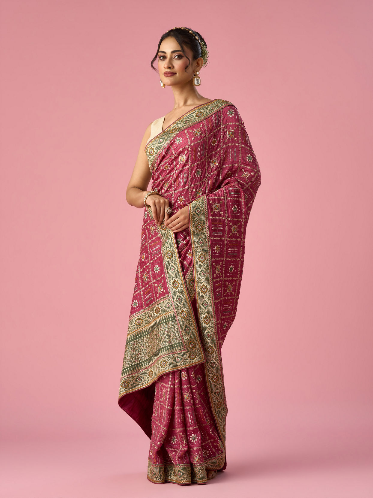 Mohey Women Pink Art Silk Saree with Stone and Thread Work