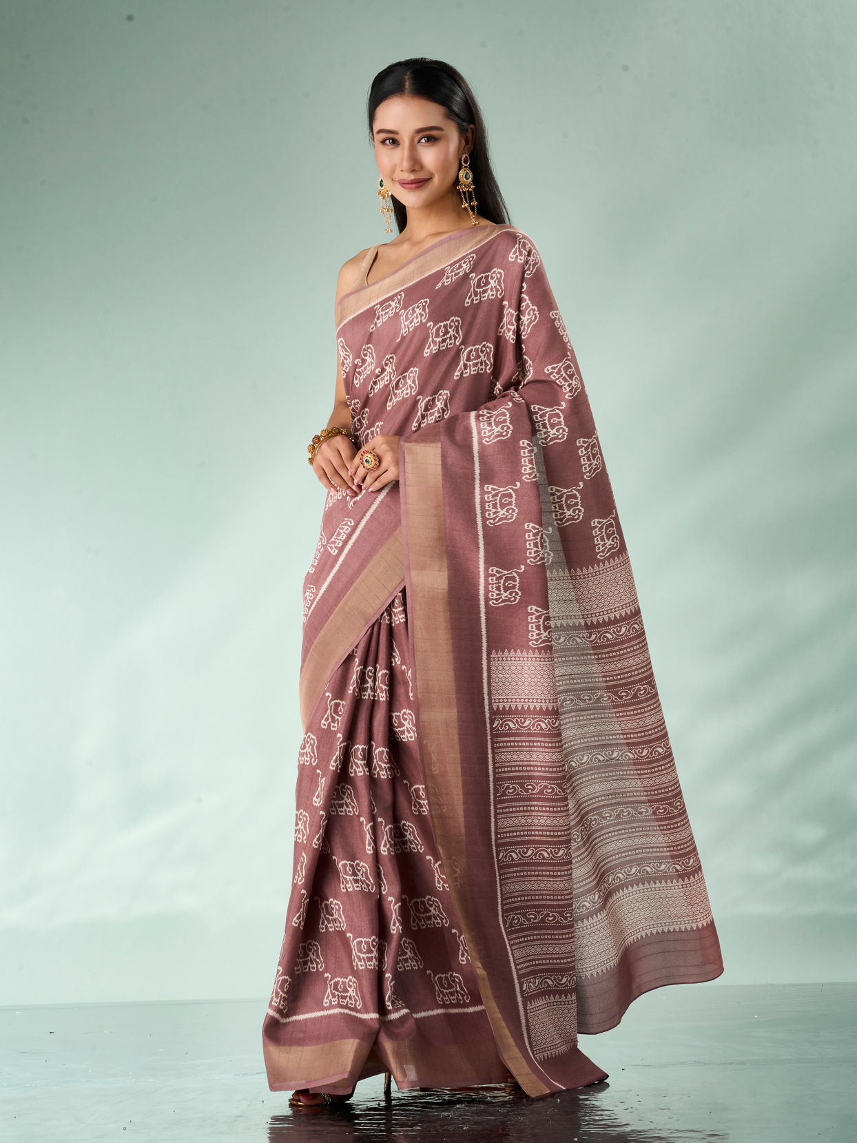Mohey Women Dusty Pink Silk Saree with Print