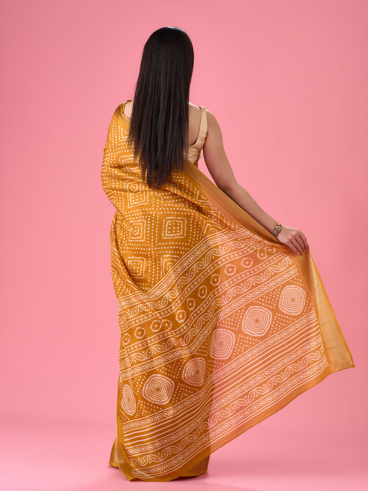 Mohey Women Mustard Melody Silk Saree