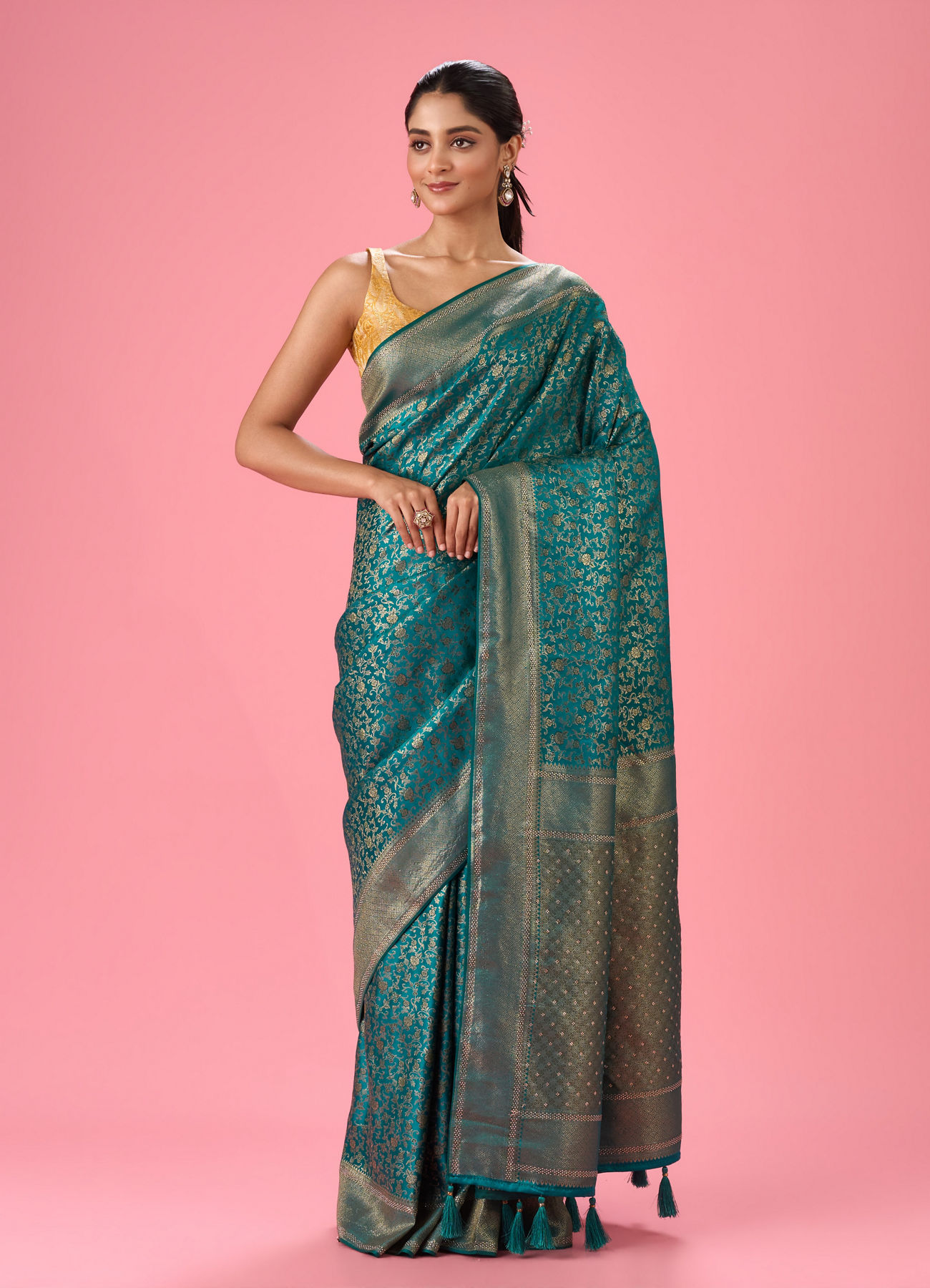 Mohey Women Rama Green Celebration Saree