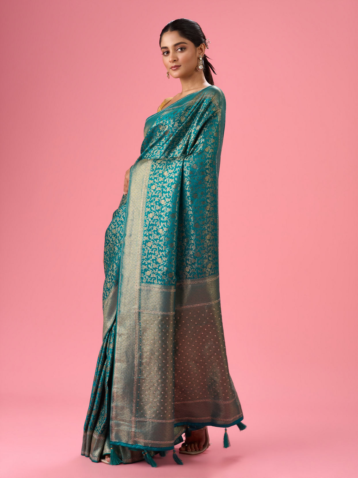 Mohey Women Rama Green Celebration Saree