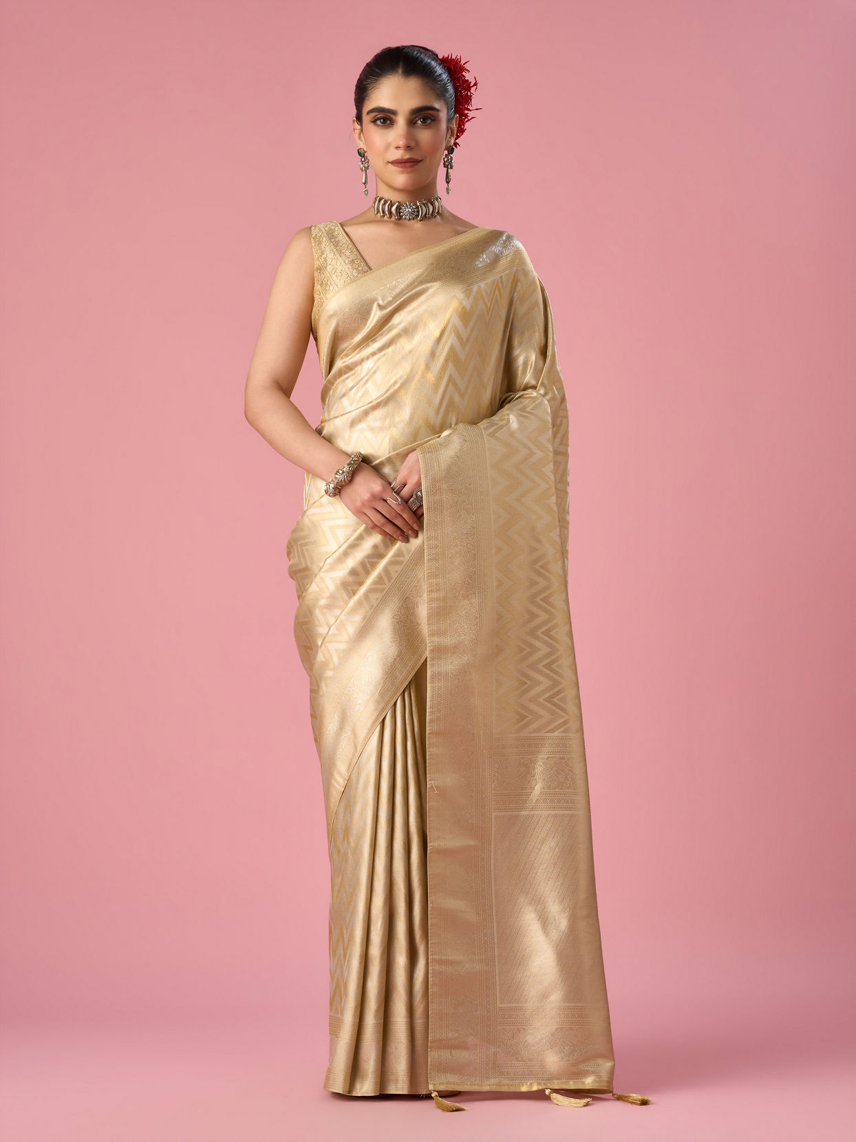 Mohey Women Cream Art Silk Banarasi Saree with Weave