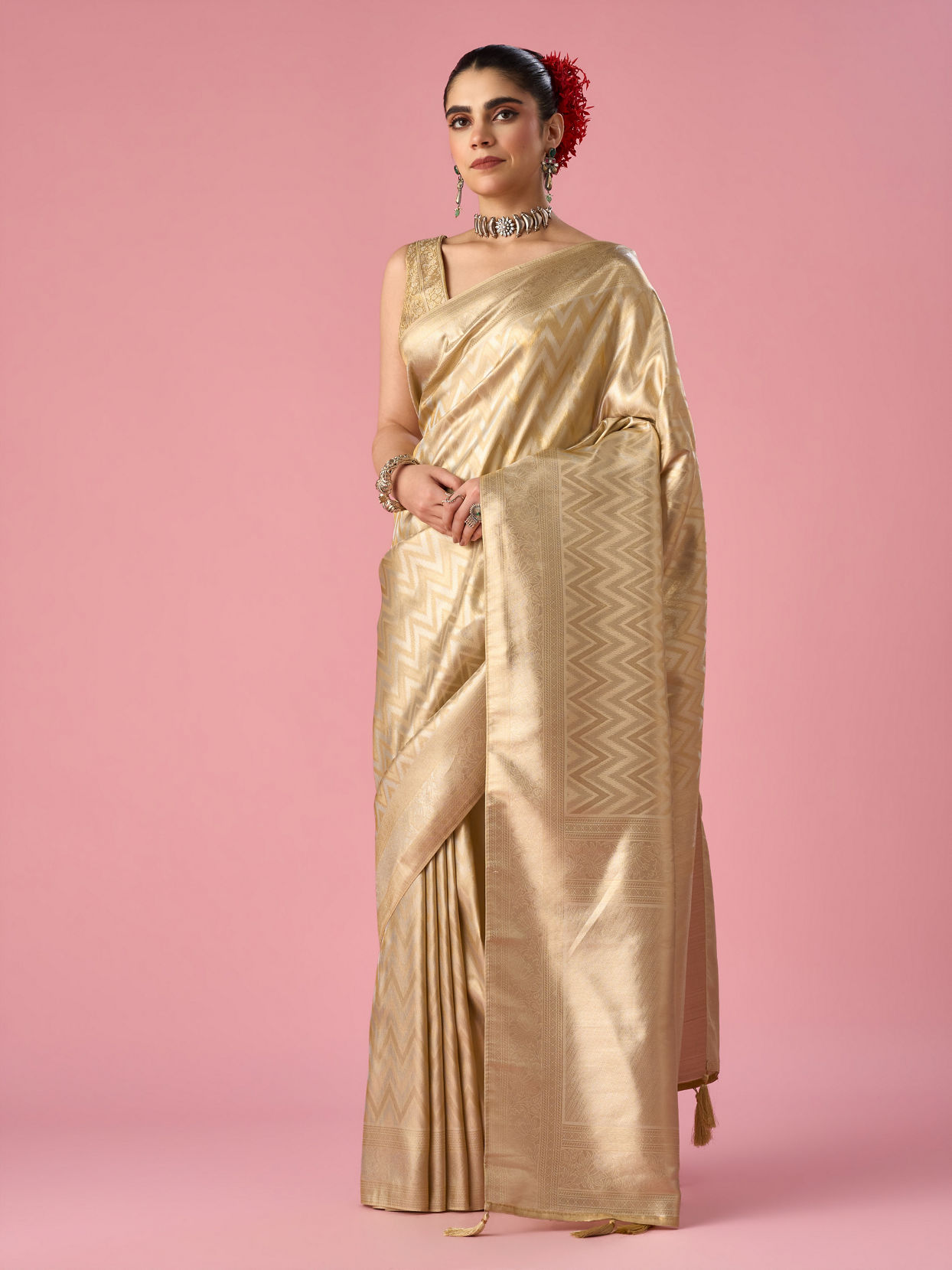 Mohey Women Cream Art Silk Banarasi Saree with Weave