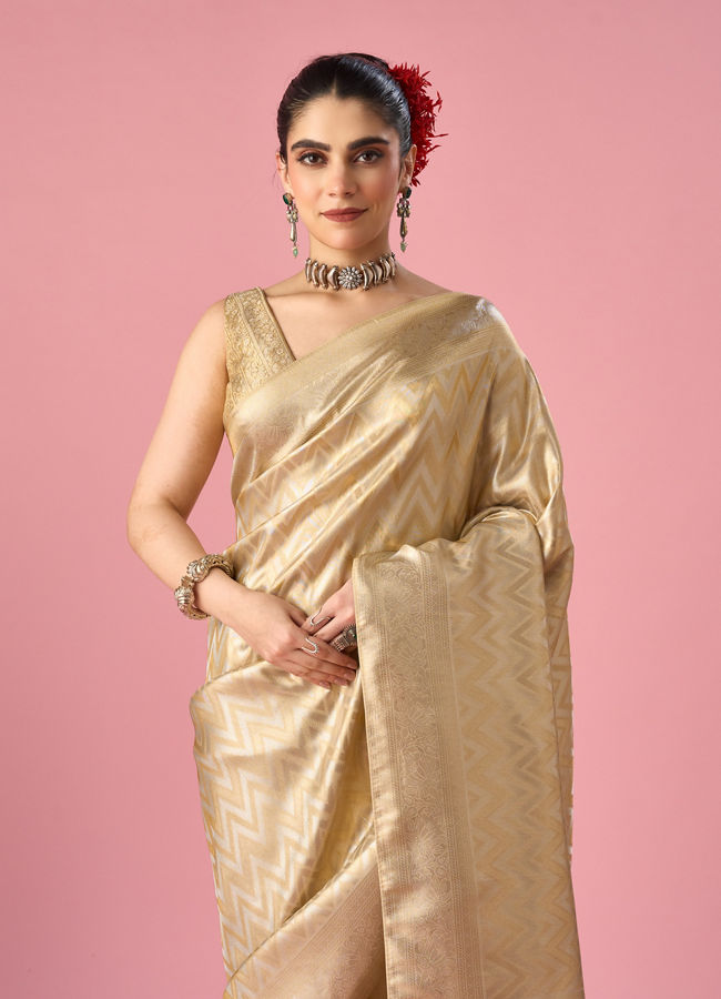 Mohey Women Cream Art Silk Banarasi Saree with Weave