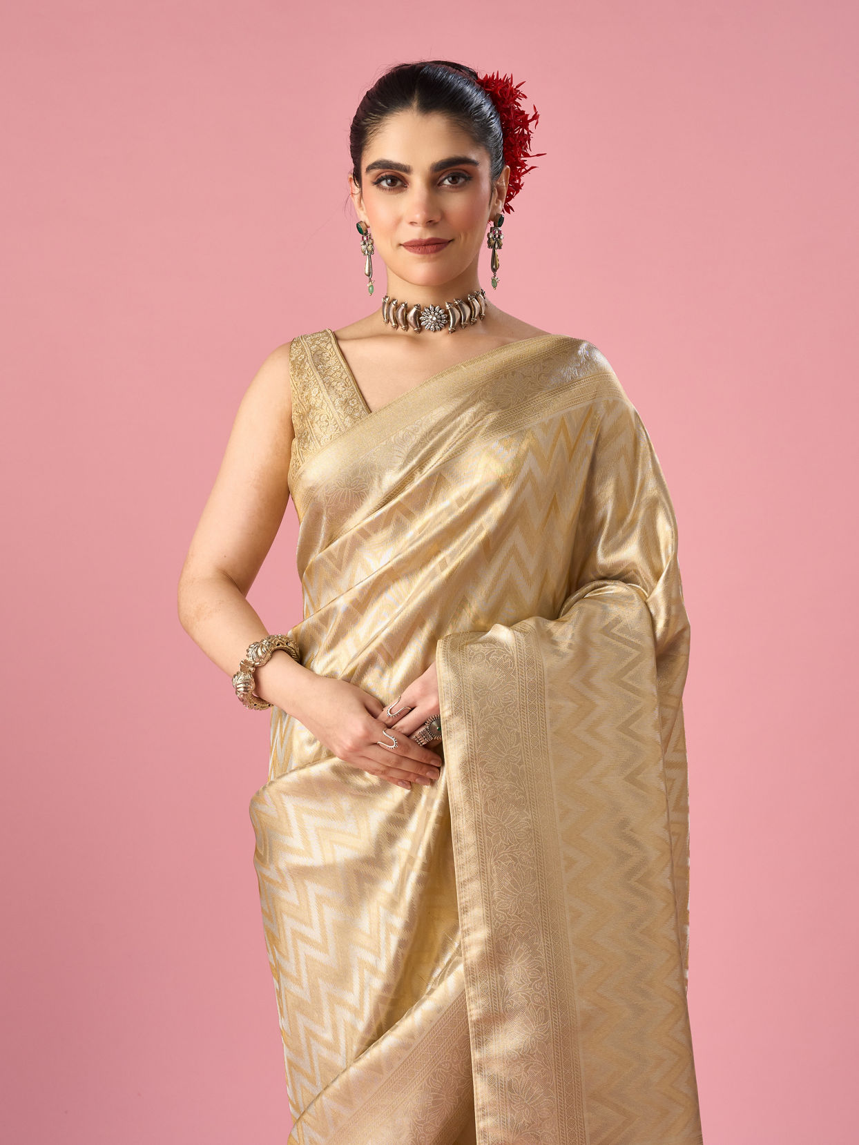 Mohey Women Cream Art Silk Banarasi Saree with Weave