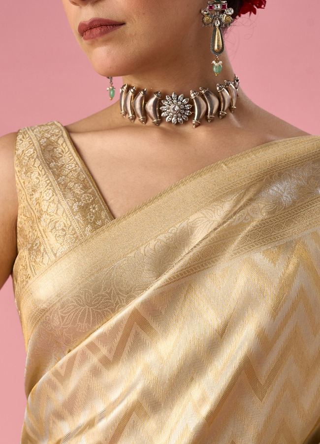 Mohey Women Cream Art Silk Banarasi Saree with Weave