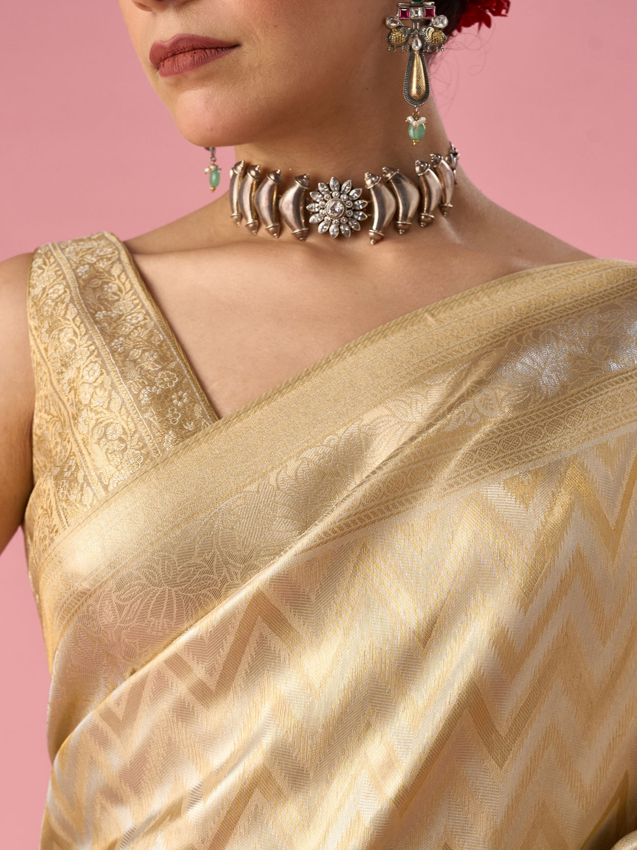 Mohey Women Cream Art Silk Banarasi Saree with Weave