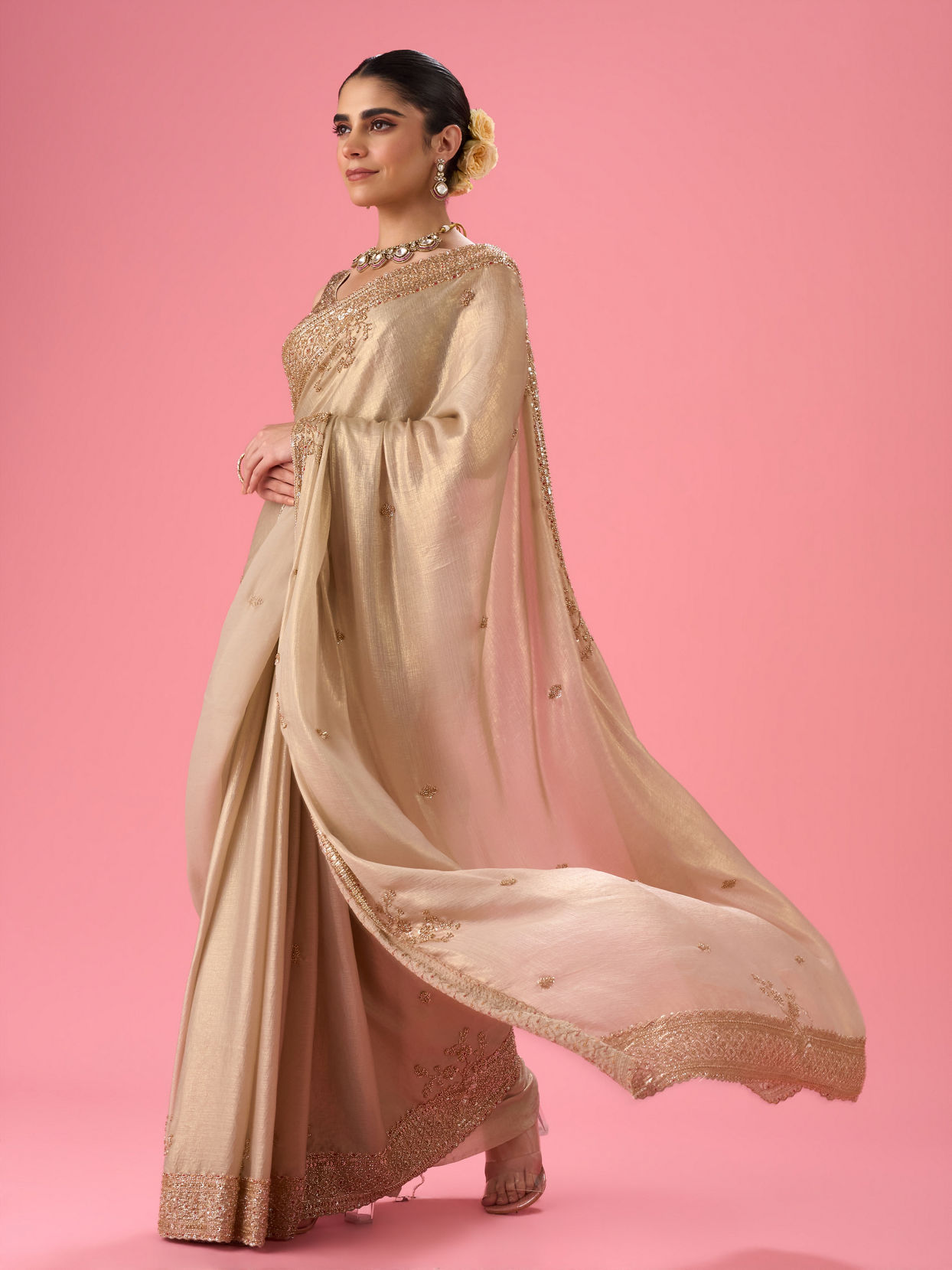 Mohey Women Elegant Chiffon Cream Saree