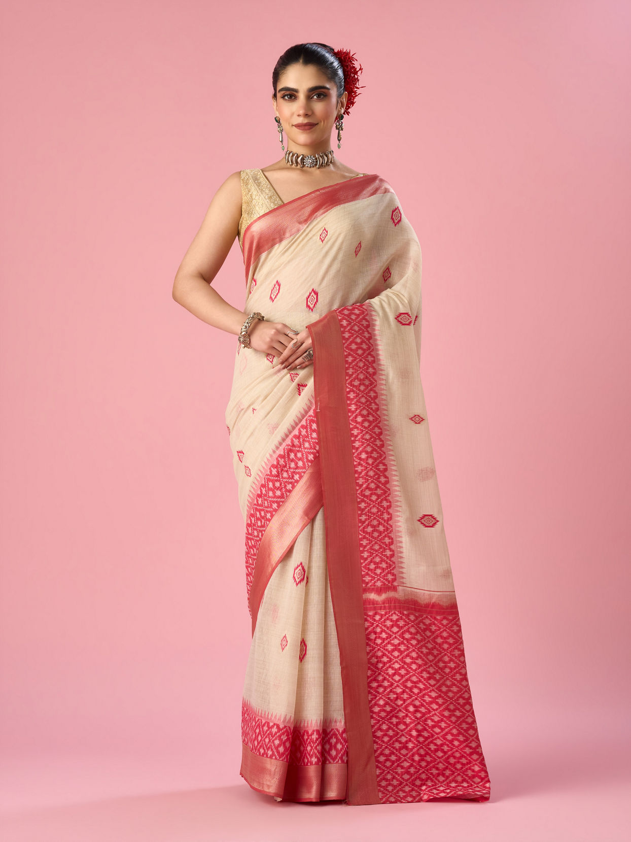 Mohey Women Pink Silk Saree with Weave Design