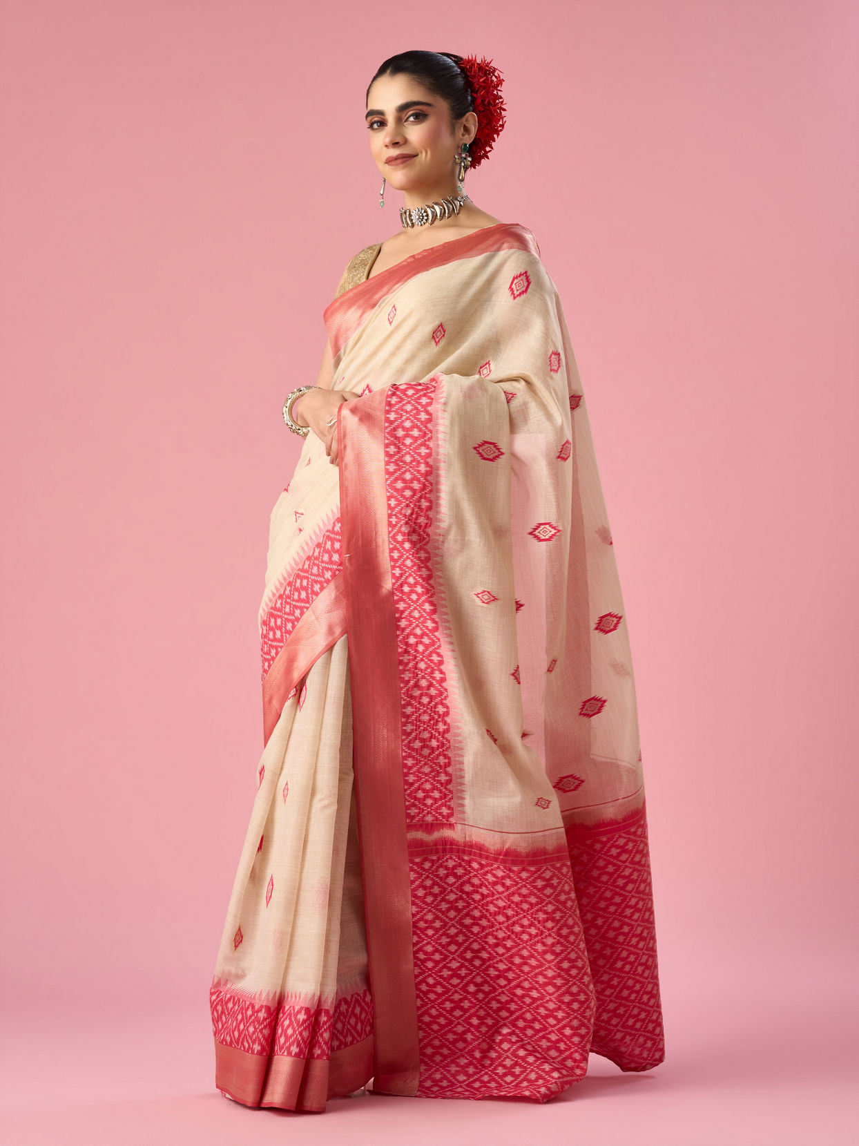 Mohey Women Pink Silk Saree with Weave Design