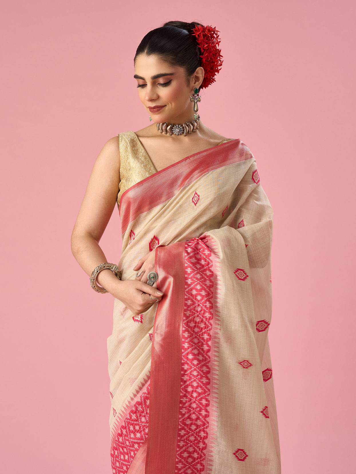 Mohey Women Pink Silk Saree with Weave Design