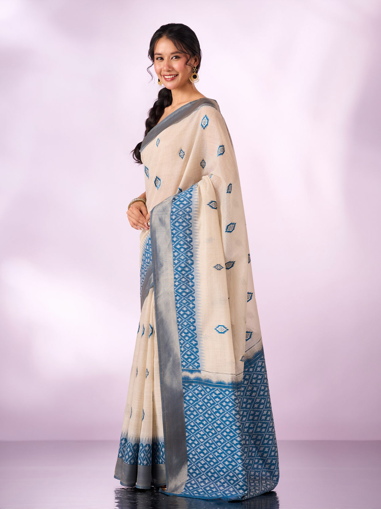 Mohey Women Indigo Blue Silk Saree with Weave