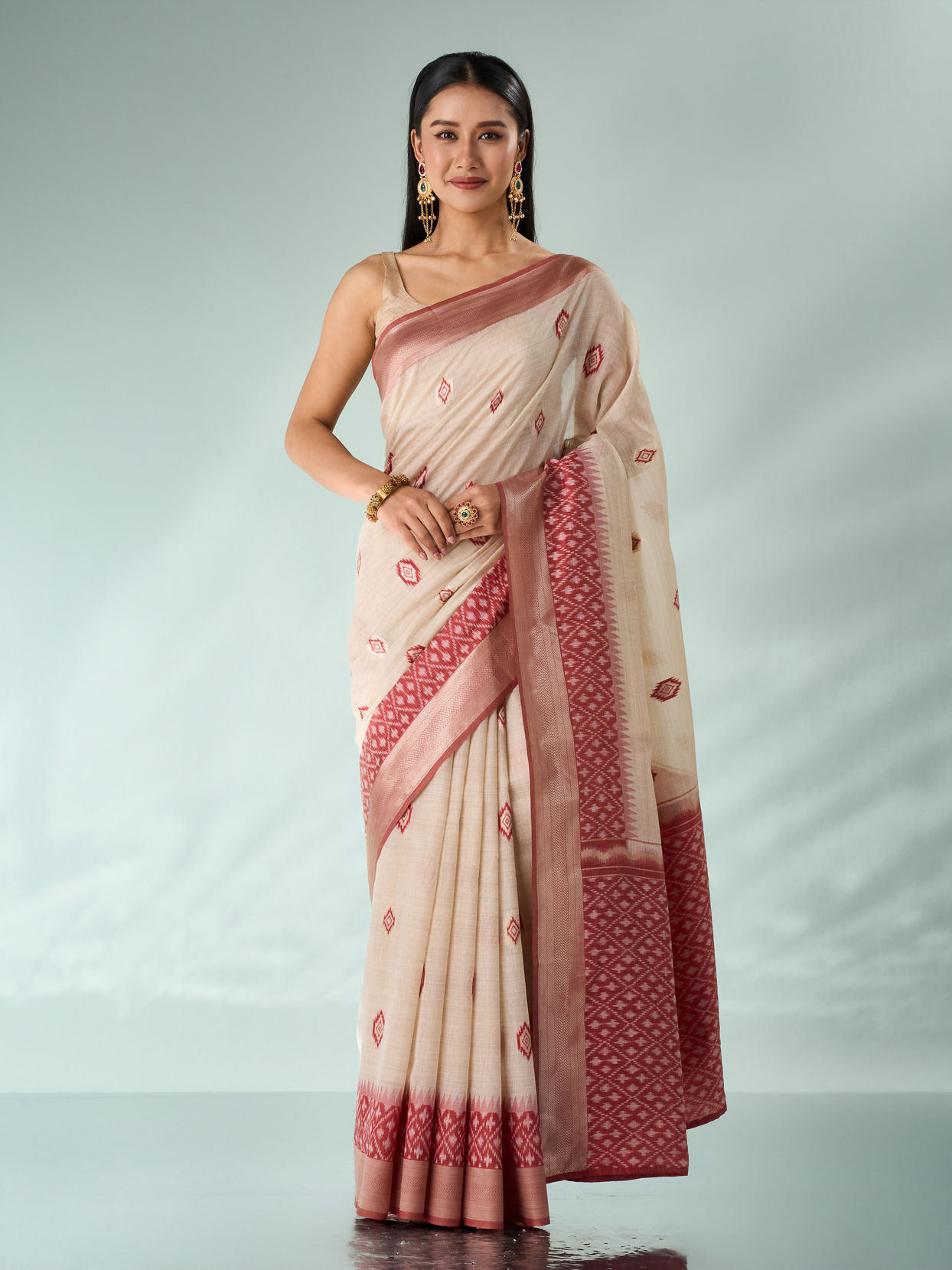 Mohey Women Red Art Silk Saree with Weave Design