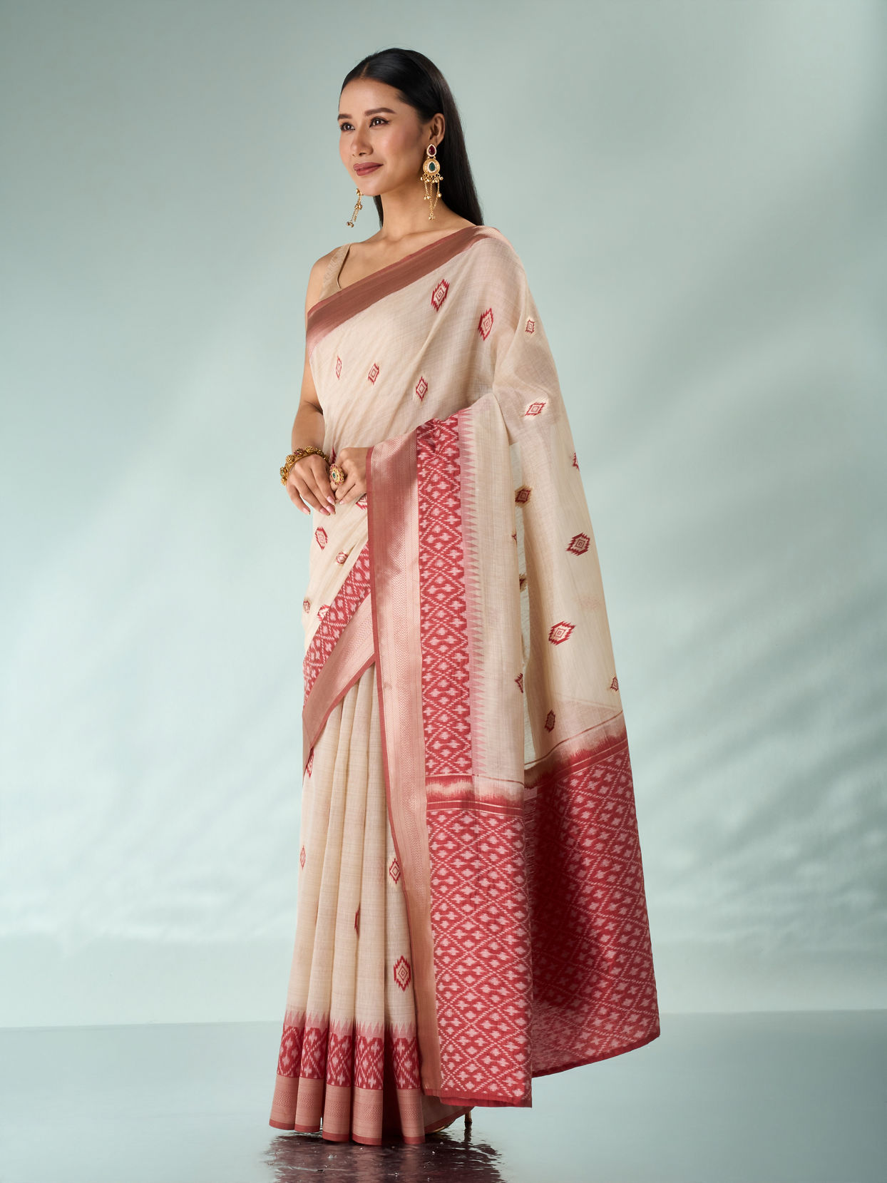 Mohey Women Red Art Silk Saree with Weave Design