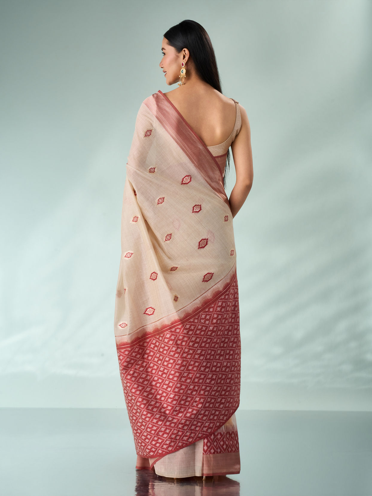 Mohey Women Red Art Silk Saree with Weave Design
