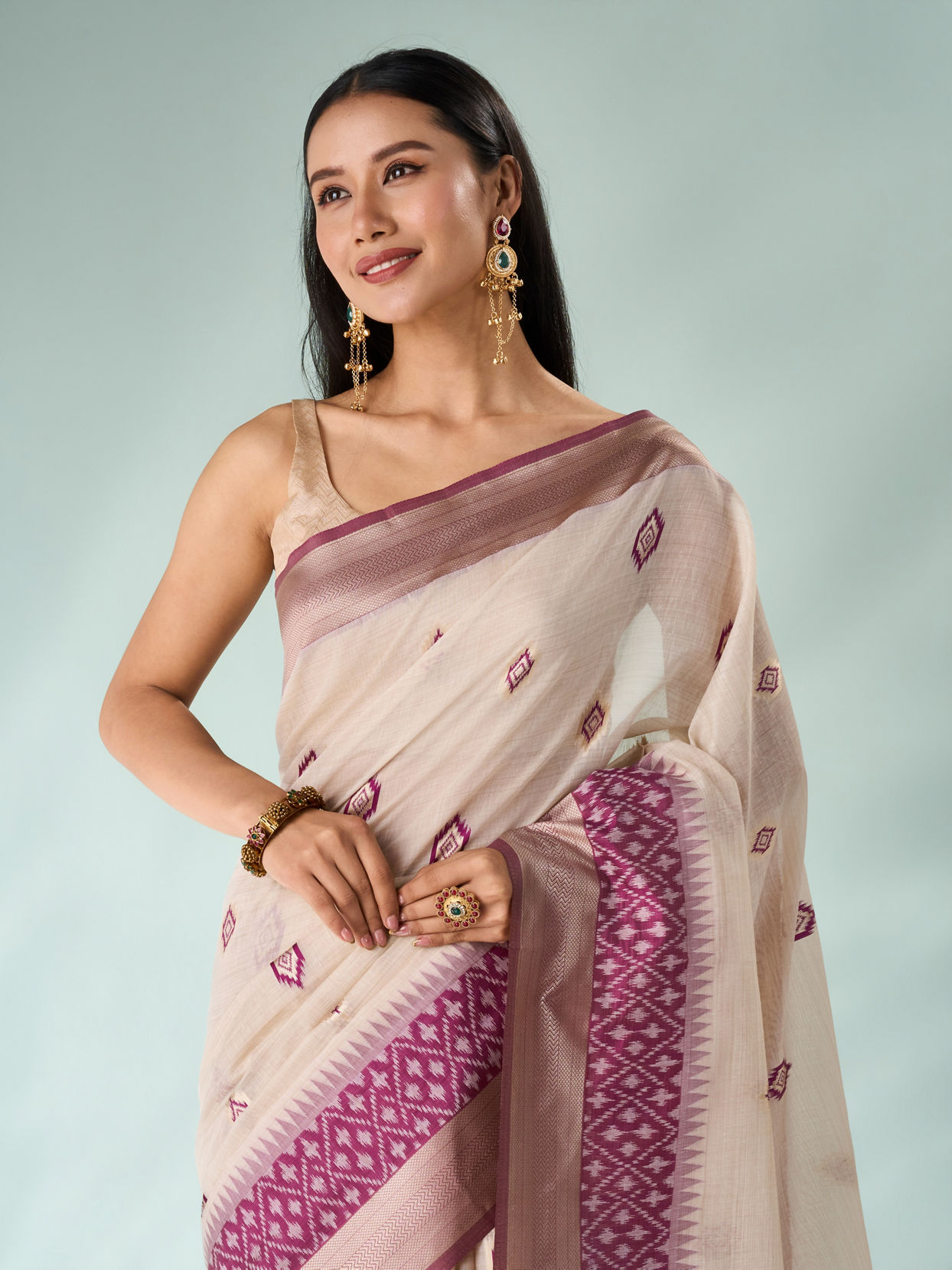 Mohey Women Purple Silk Saree with Weave