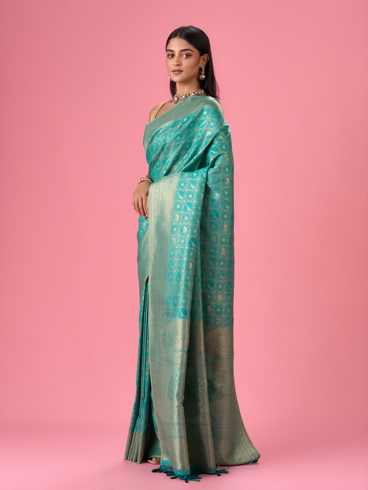 Mohey Women Lush Sea Green Elegance Saree
