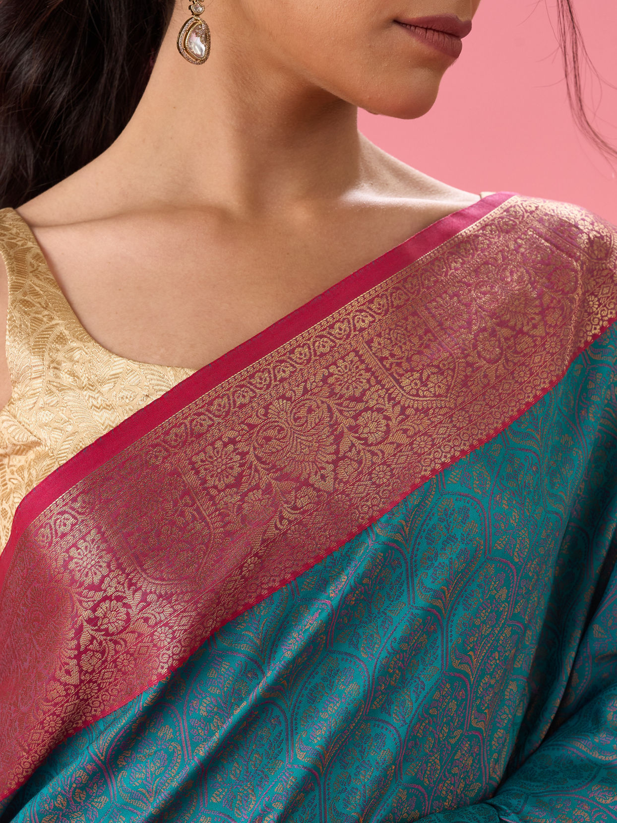 Mohey Women Emerald Elegance Art Silk Saree