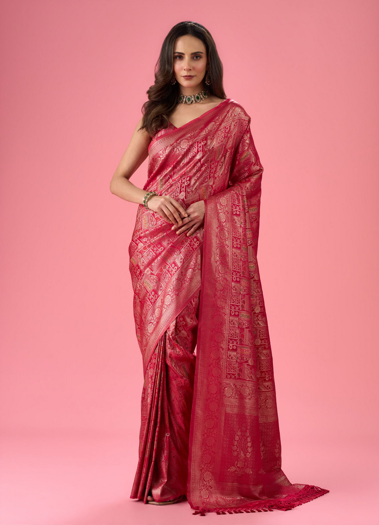 Mohey Women Elegant Pink Mystique Saree