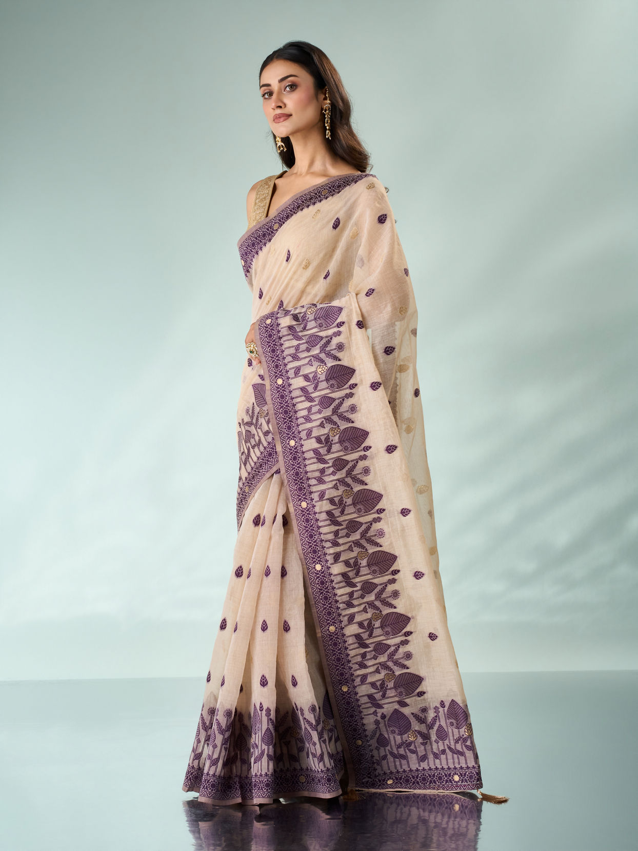Mohey Women Purple Silk Saree with Weave Detail