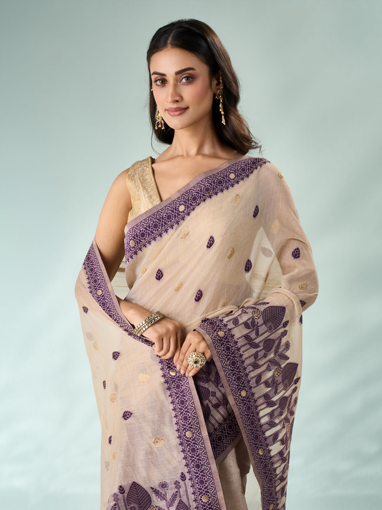 Mohey Women Purple Silk Saree with Weave Detail