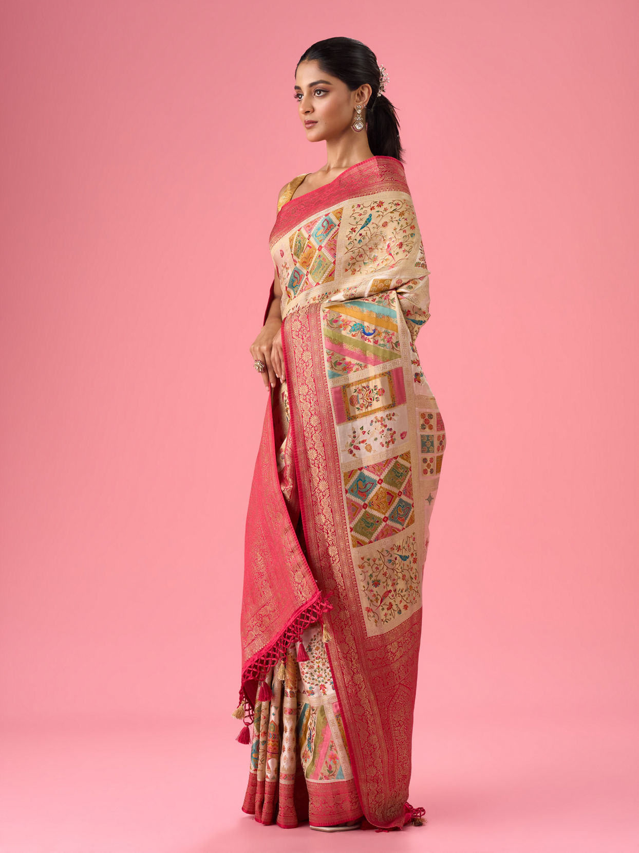 Mohey Women Cream Elegance Banarasi Saree