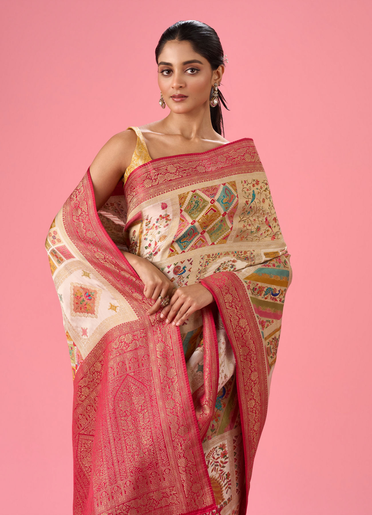 Mohey Women Cream Elegance Banarasi Saree