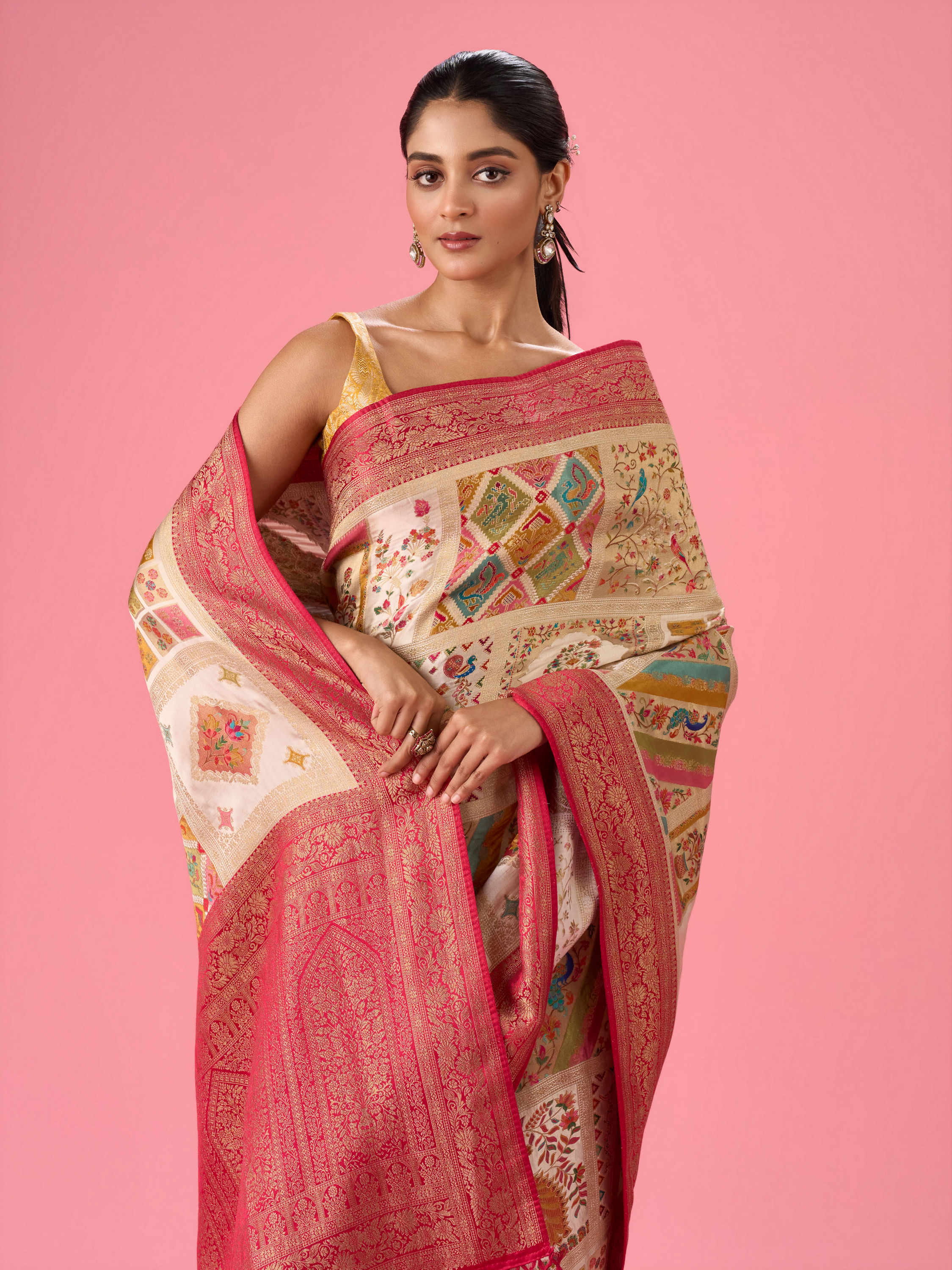 Mohey Women Cream Elegance Banarasi Saree