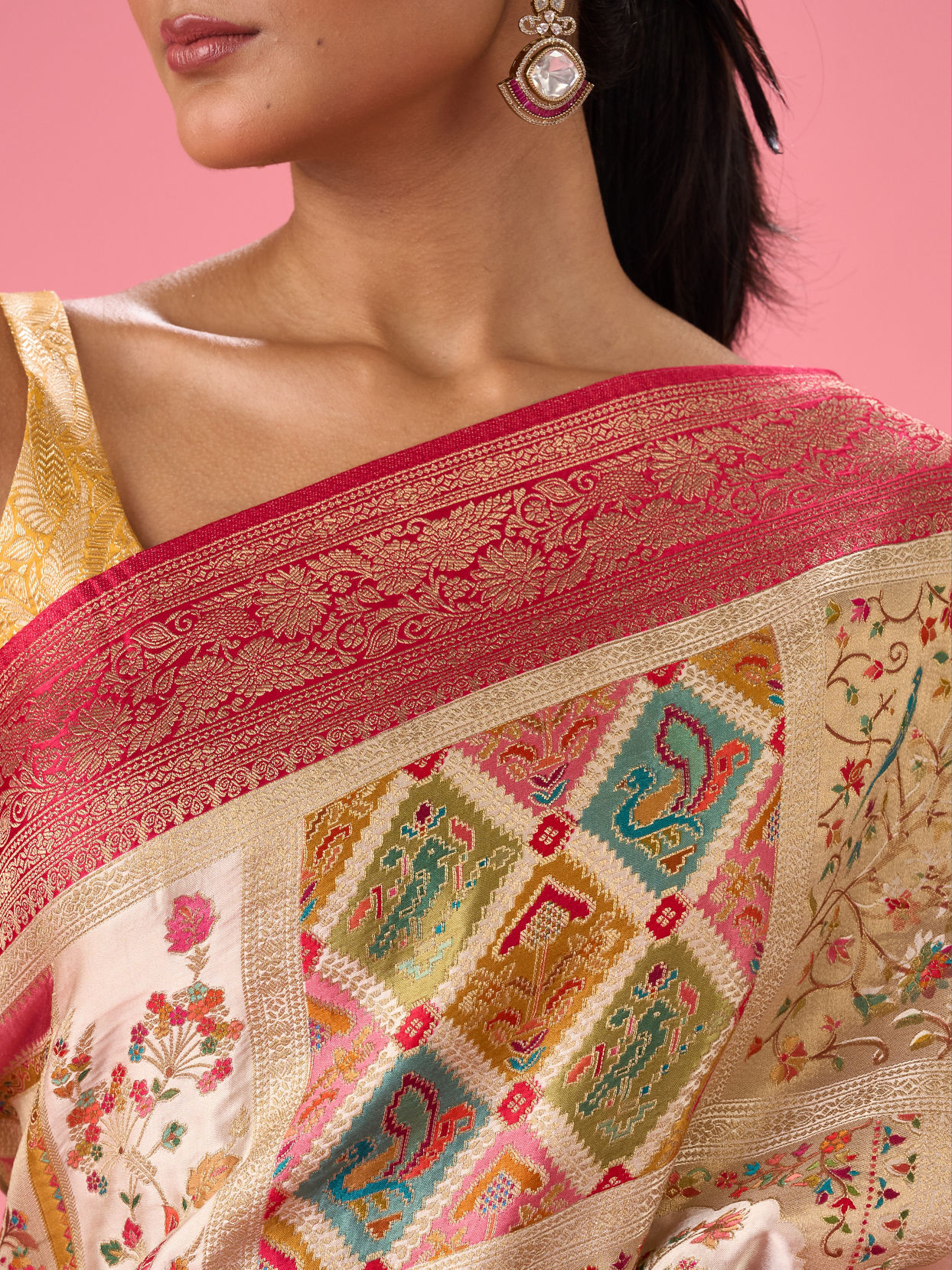 Mohey Women Cream Elegance Banarasi Saree