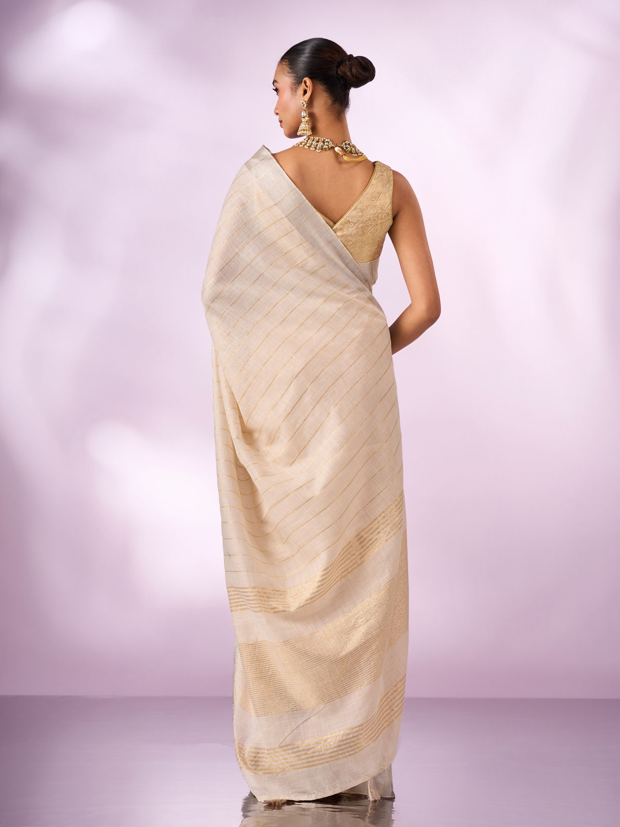 Mohey Women Cream Linen Saree with Weave