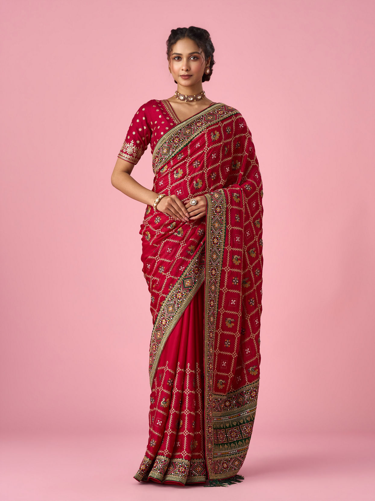 Mohey Women Pink Satin Saree with Zari Design