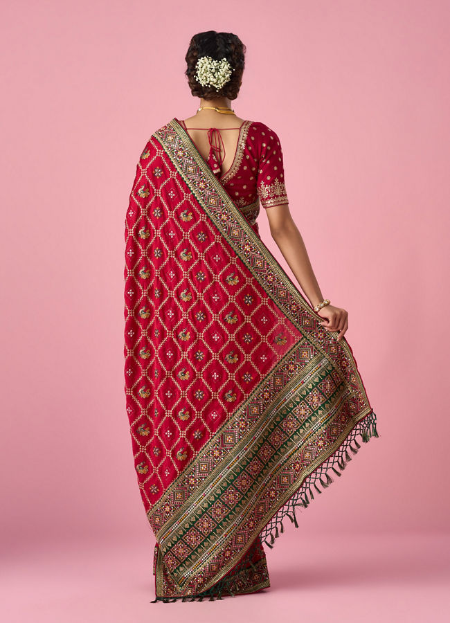 Mohey Women Pink Satin Saree with Zari Design