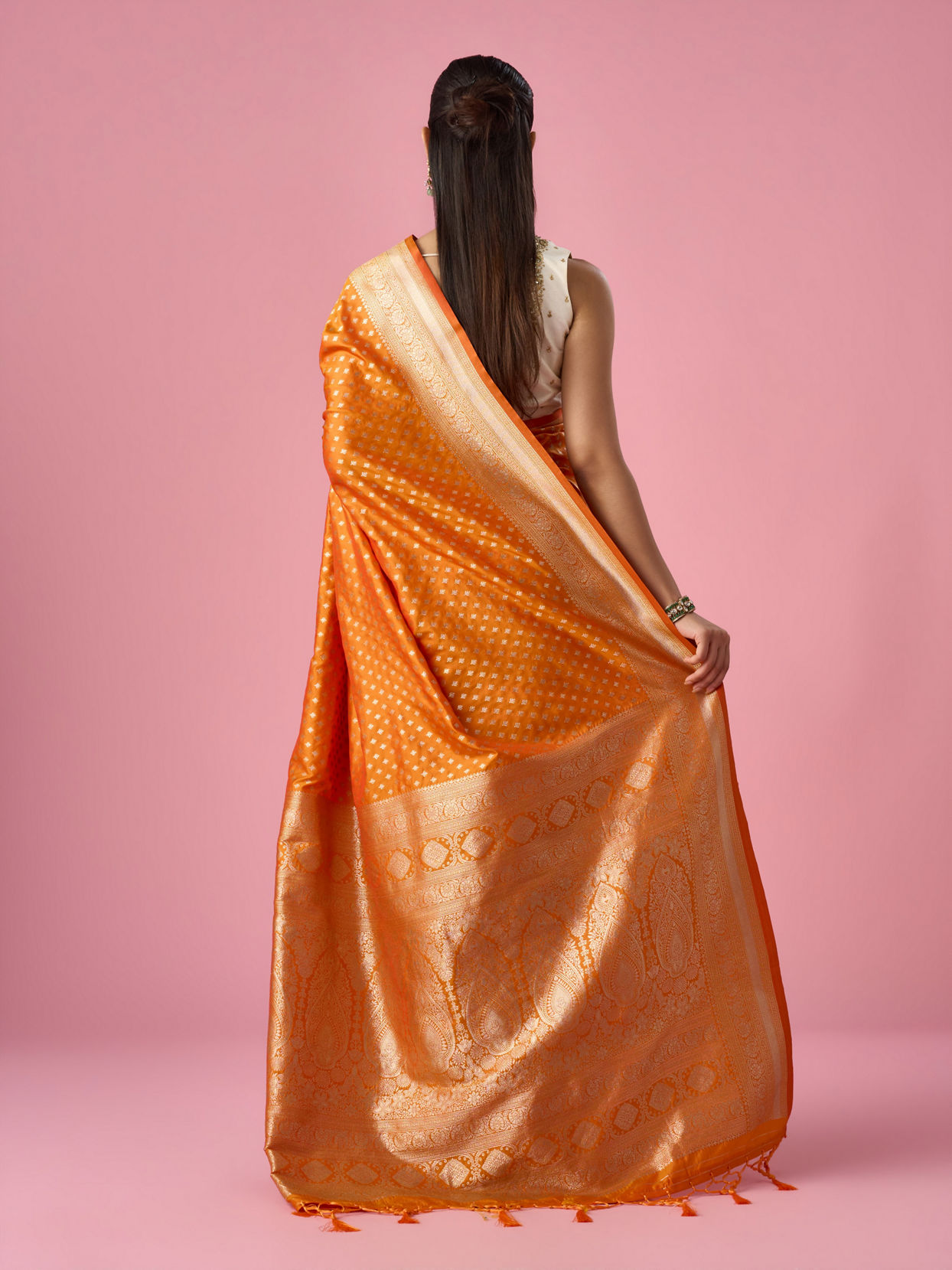 Mohey Women Yellow Art Silk Saree with Weave