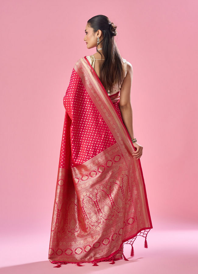 Mohey Women Pink Art Silk Saree with Weave Detail