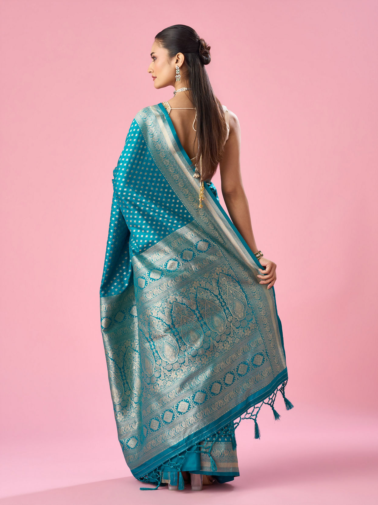 Mohey Women Green Art Silk Saree with Weave