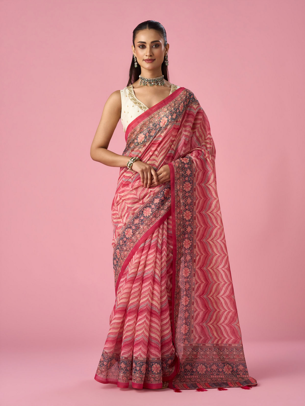 Mohey Women Pink Blended Cotton Saree with Floral Print