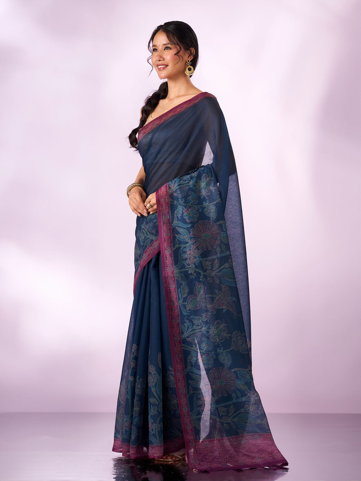 Mohey Women Indigo Blue Blended Cotton Saree with Print